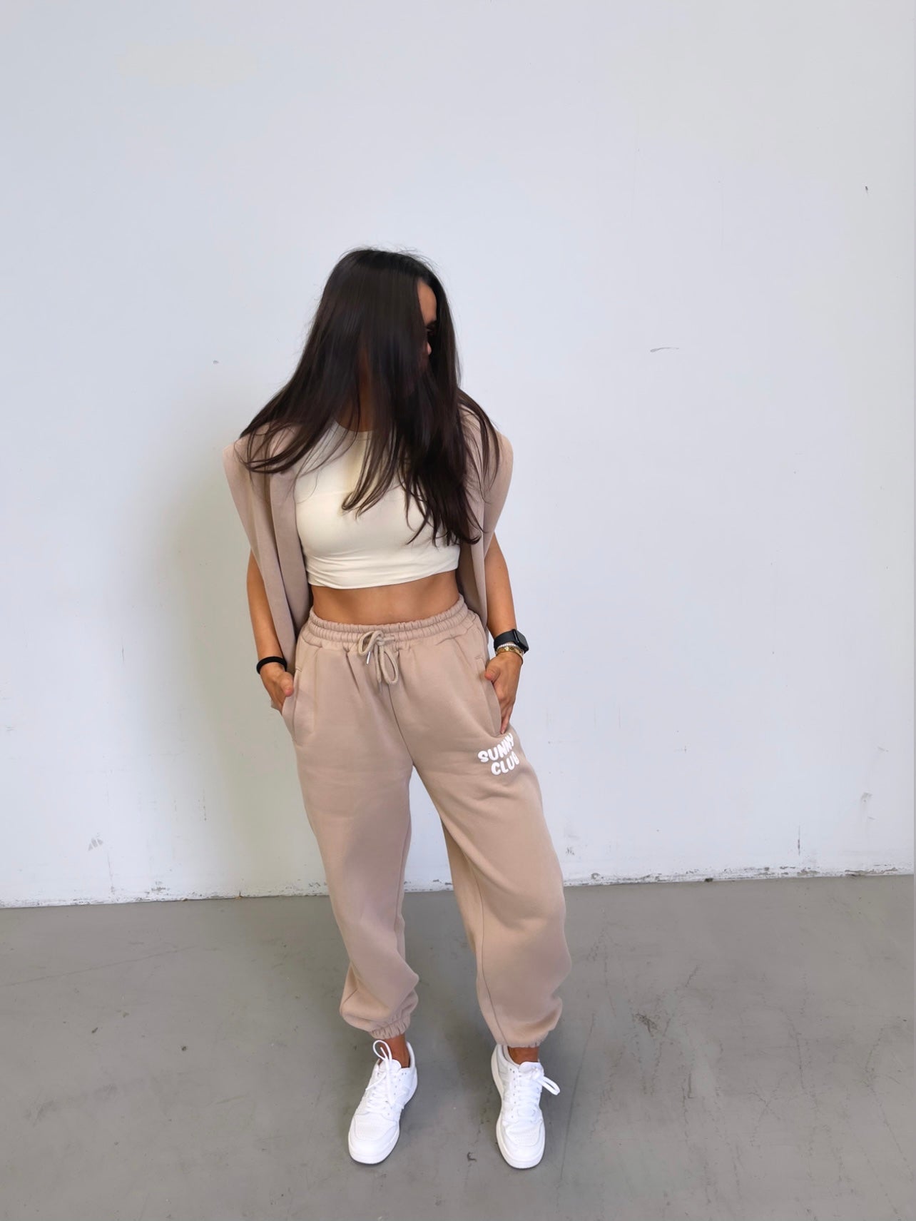 Nude sweatpants online outfit